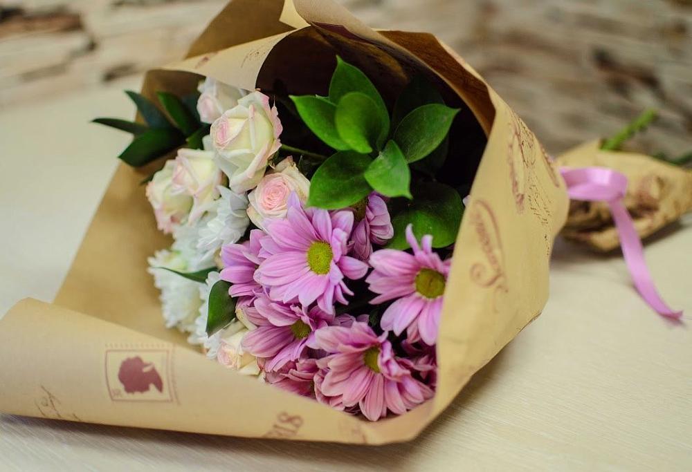 Букет цветов из: Розы и Хризантемы в Богане