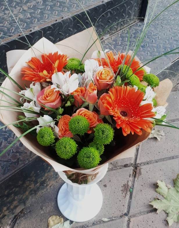 Букет цветов из: Герберы, Хризантемы, Альстромерии и Розы в Богане