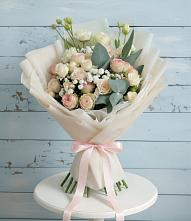 Букет цветов из:  Розы и Лизиантусы в Богане