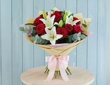 Букет цветов из:  Лилии и Розы в Богане