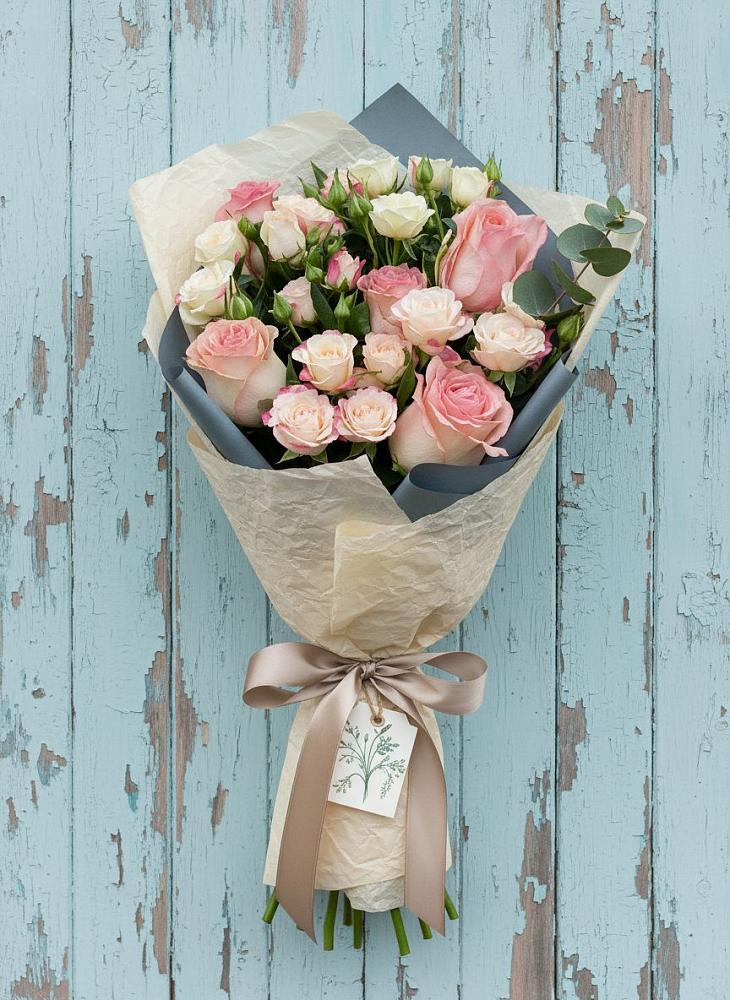 Букет цветов из: Розы в Богане