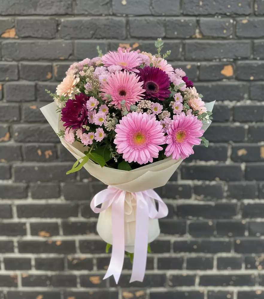 Букет цветов из: Герберы и Хризантемы в Богане