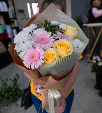 Букет цветов из:  Герберы, Розы и Хризантемы в Богане
