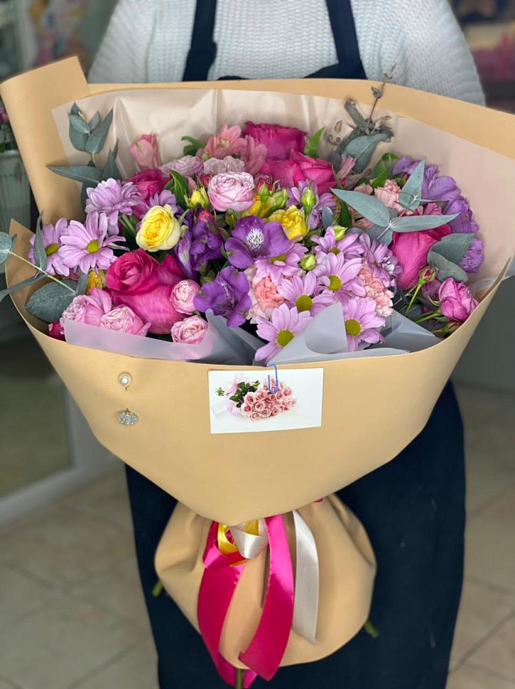 Букет цветов из: Хризантемы, Гвоздики и Альстромерии в Богане