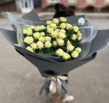 Букет Белые кустовые розы Солинеро в Богане