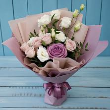 Букет цветов из:  Розы и Лизиантусы в Богане