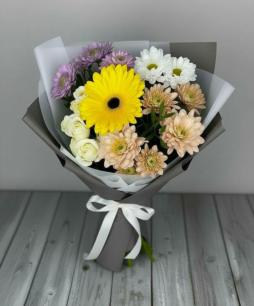 Букет цветов из: Розы, Герберы и Хризантемы в Богане