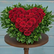 Цветочная композиция из Розы в виде сердца в Богане