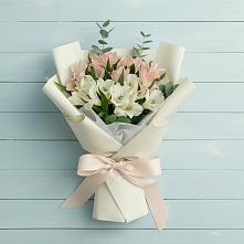 Букет цветов из:  Альстромерии в Богане