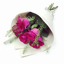 Букет цветов из:  Розы в Богане