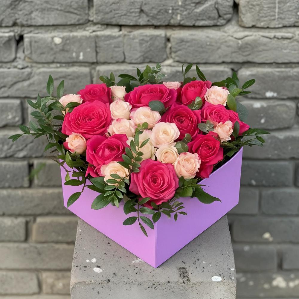 Цветочная композиция из Розы в коробке в Богане