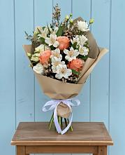 Букет цветов из:  Альстромерии, Лизиантусы, Розы и Хризантемы #REPLACE_PRED# Богане