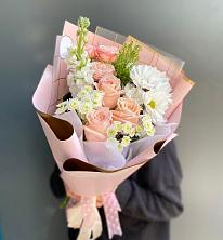 Букет цветов из:  Хризантемы и Розы в Богане