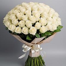 Букет 101 беля роза Белоснежка в Богане