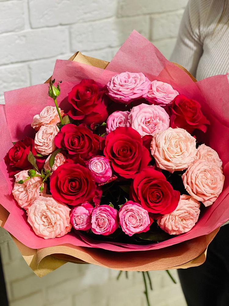 Букет цветов из: Розы в Богане