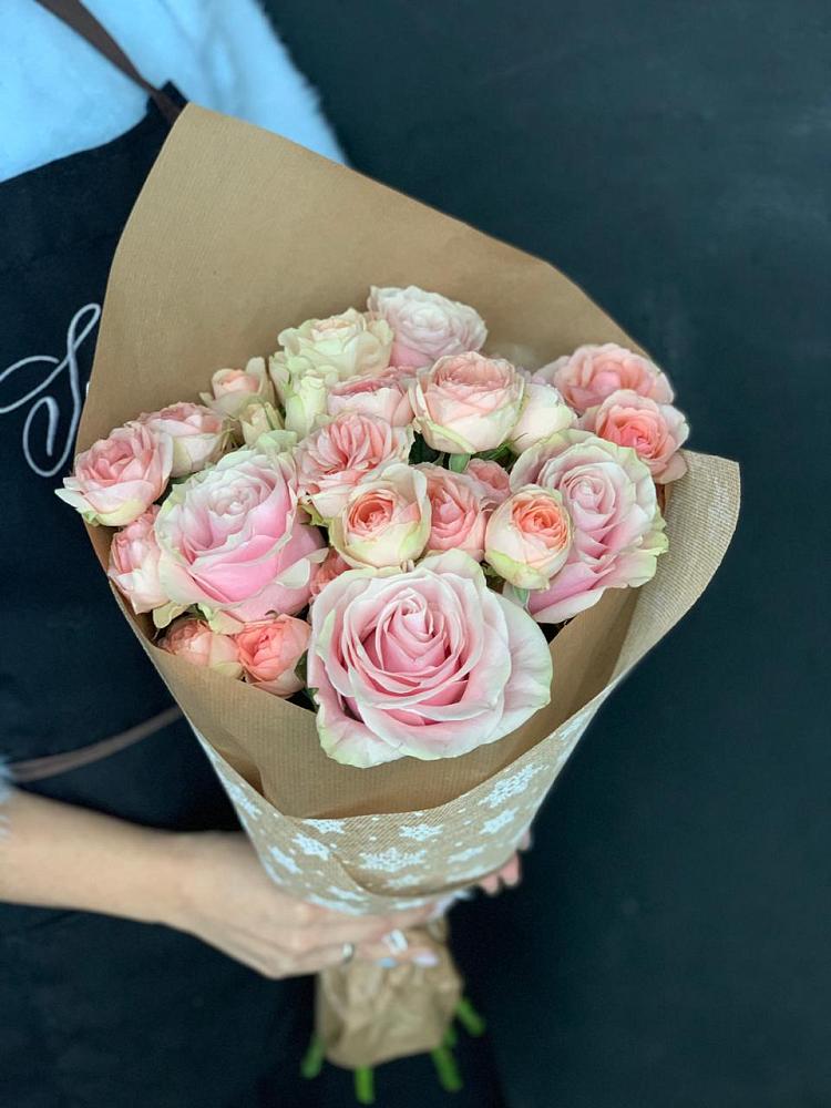 Букет цветов из: Хризантемы и Розы в Богане