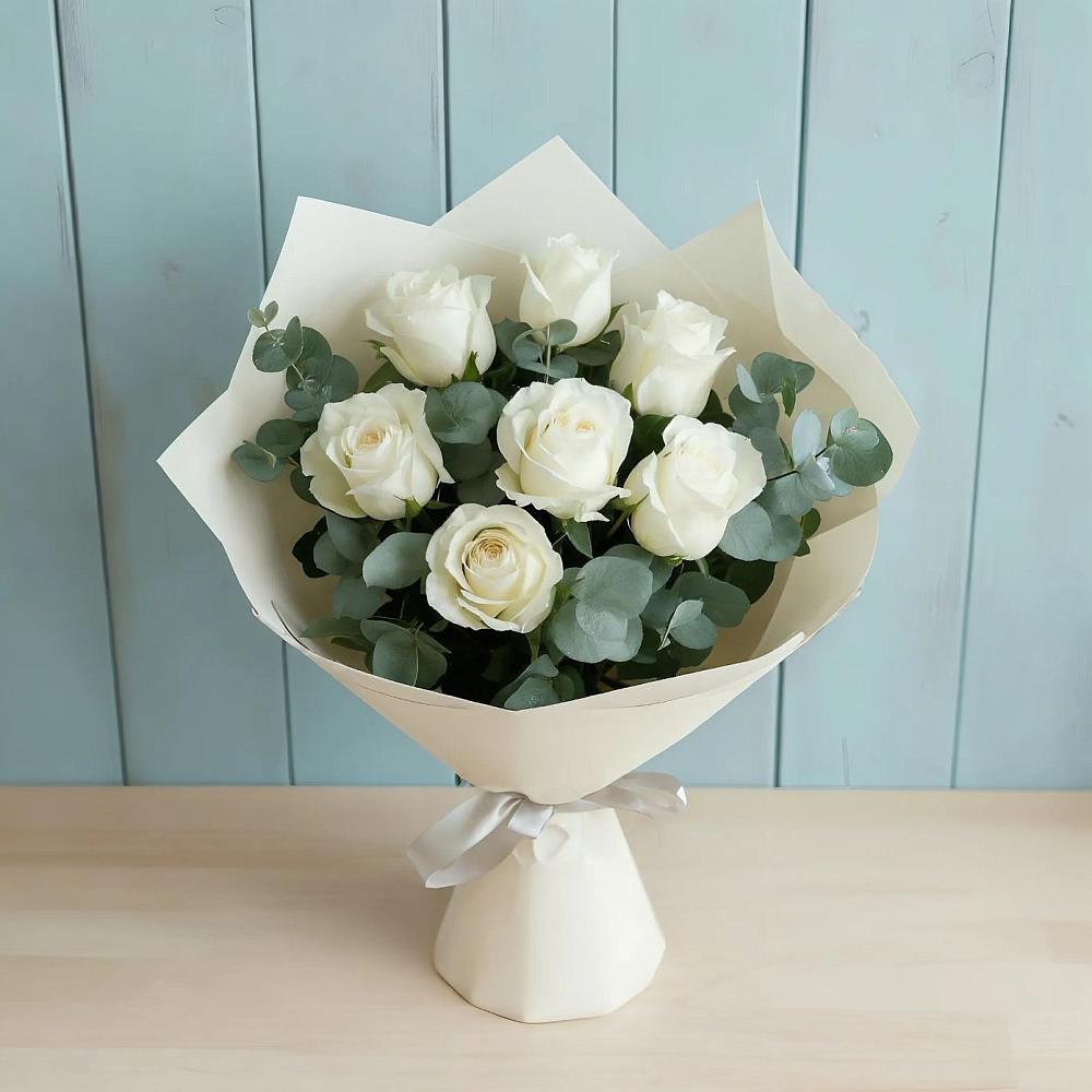 Букет Белые розы в Эвкалипте в Богане
