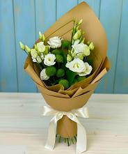 Букет цветов из:  Хризантемы и Лизиантусы #REPLACE_PRED# Богане