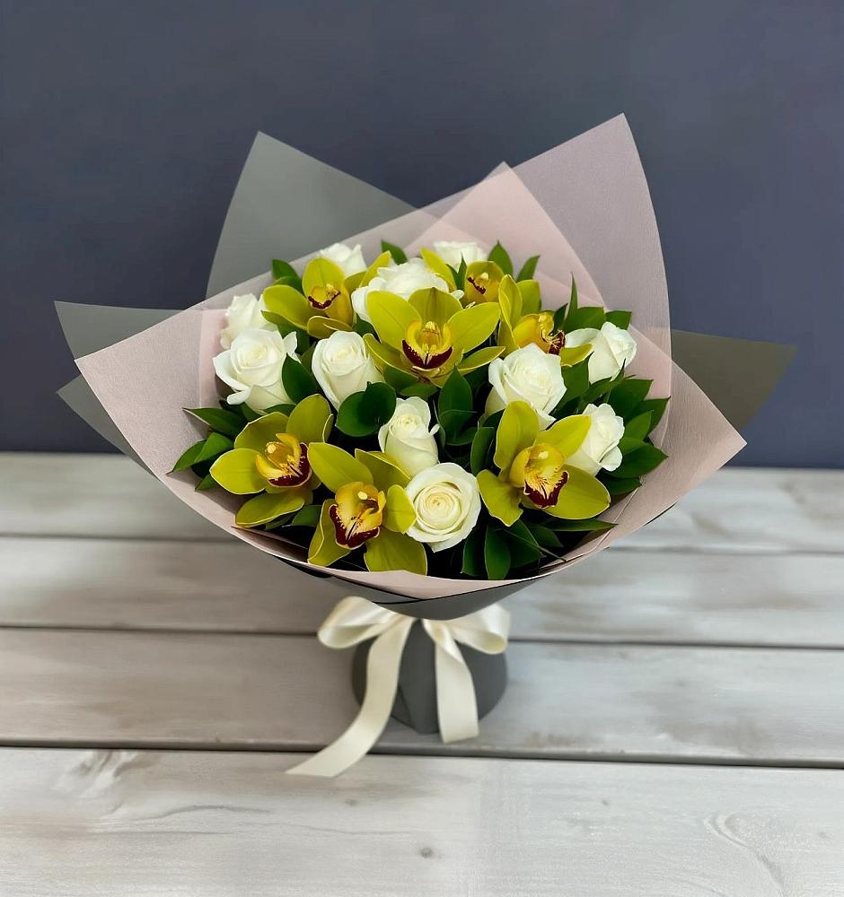 Букет цветов из: Орхидеи и Розы в Богане