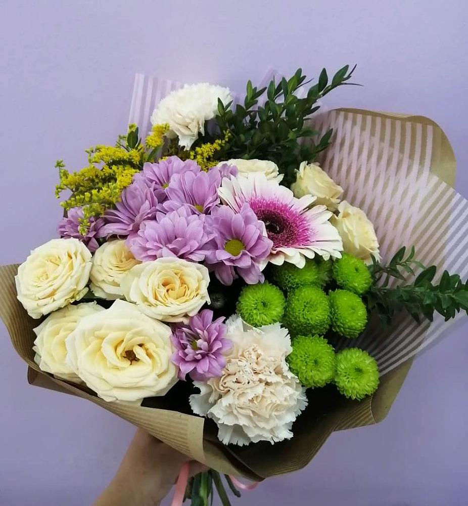 Букет цветов из: Хризантемы, Розы, Гвоздики и Герберы в Богане