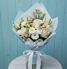 Букет цветов из:  Розы и Лизиантусы в Богане