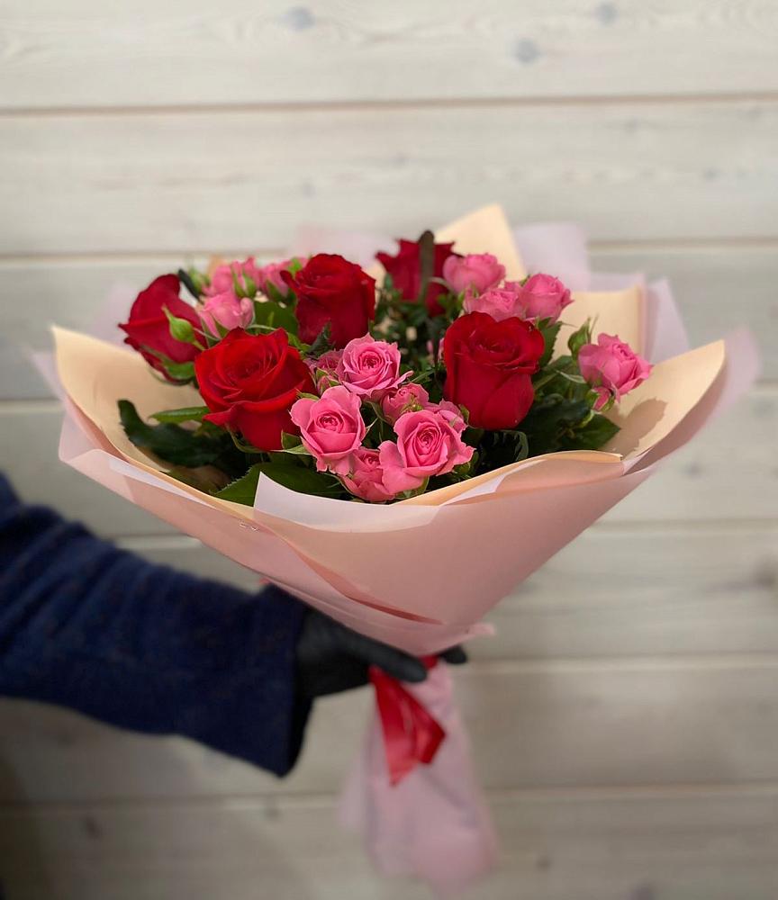 Букет цветов из: Розы в Богане