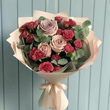 Букет цветов из:  Гвоздики и Розы в Богане