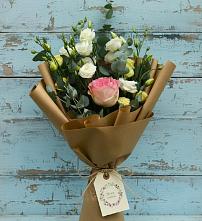 Букет цветов из:  Розы и Лизиантусы в Богане
