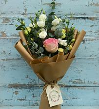 Букет цветов из:  Розы и Лизиантусы в Богане