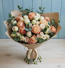 Букет цветов из:  Альстромерии и Розы в Богане
